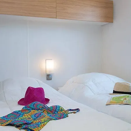 Les Muriers Hotel