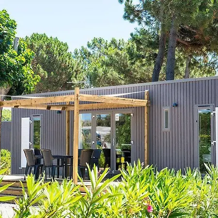 Отель Les Muriers 4*