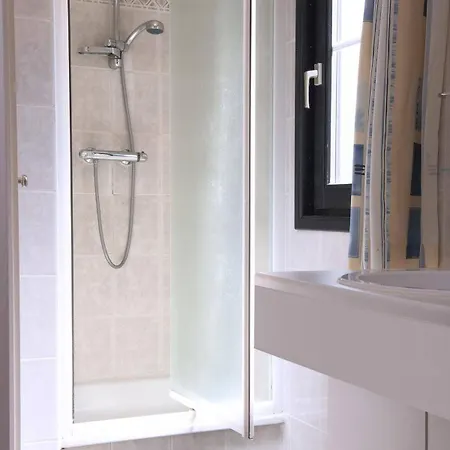 Les Muriers Отель 4*