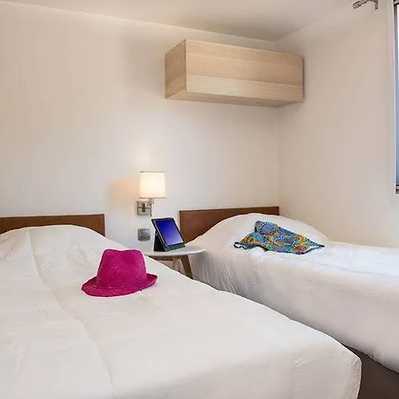 Отель Les Muriers 4*